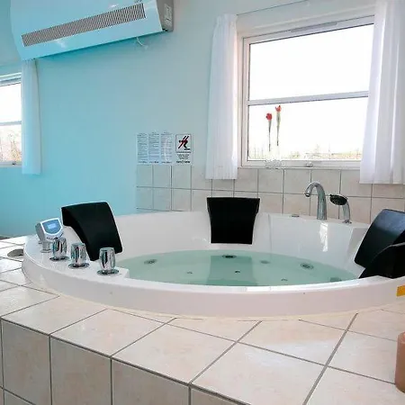 Sildestrup Sleeps 24 Pool Wifi Bøtø By